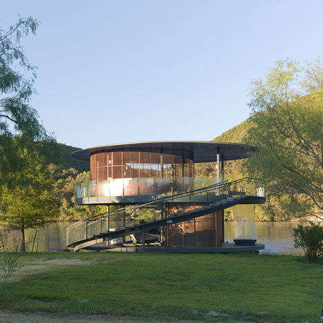 Shore Vista Boat Dock by Bercy Chen Studio
