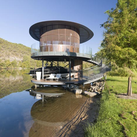 Shore Vista Boat Dock by Bercy Chen Studio