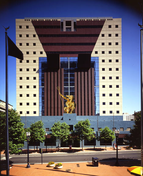 The-Portland-Building-by-Michael-Graves