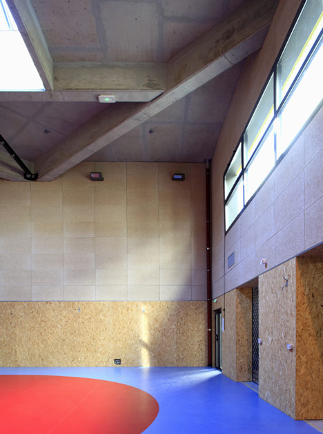 Gymnastics building by Heams et Michel Gymnastics building by Heams et Michel