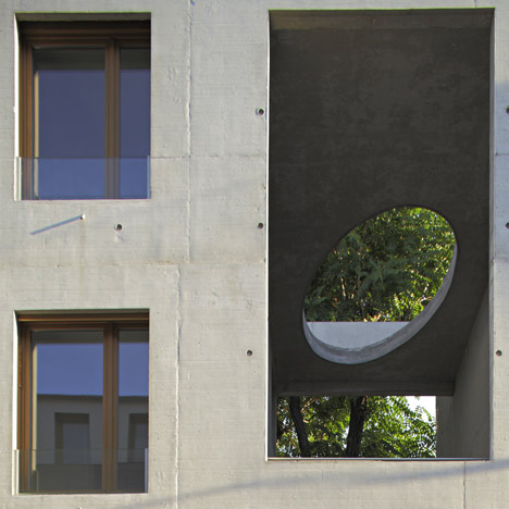 8 dwellings, 4 artist studios and 1 retail area by Charles-Henri Tachon