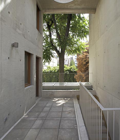 8 dwellings, 4 artist studios and 1 retail area by Charles-Henri