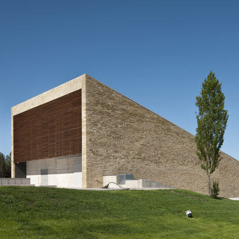 Bodega-La-Grajera-by-Virai-Arquitectos