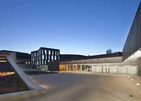 Bodega-La-Grajera-by-Virai-Arquitectos Bodega-La-Grajera-by-Virai-Arquitectos