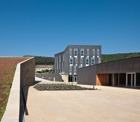 Bodega-La-Grajera-by-Virai-Arquitectos Bodega-La-Grajera-by-Virai-Arquitectos