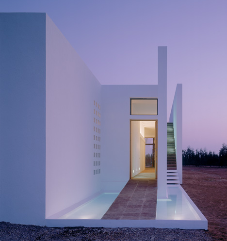 dezeen_Fobe House