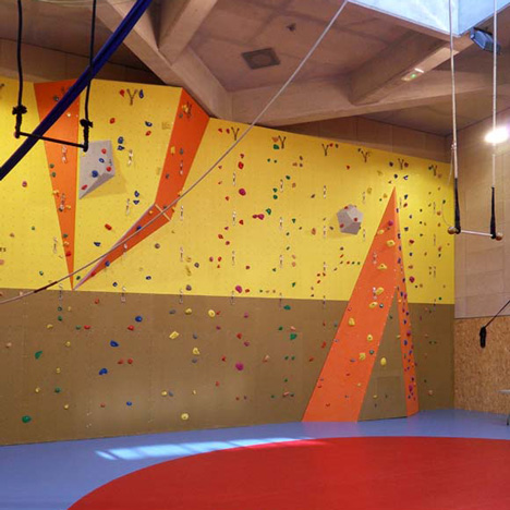 Gymnastics building by Heams et Michel Gymnastics building by Heams et Michel