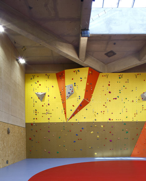 Gymnastics building by Heams et Michel Gymnastics building by Heams et Michel