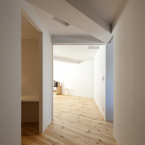 High-rise Residence by Hiroyuki Tanaka Architects High-rise Residence by Hiroyuki Tanaka Architects