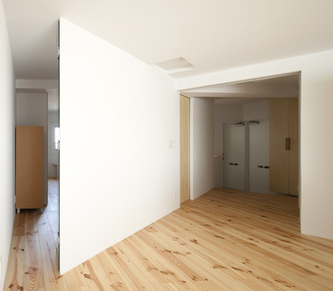 High-rise Residence by Hiroyuki Tanaka Architects High-rise Residence by Hiroyuki Tanaka Architects
