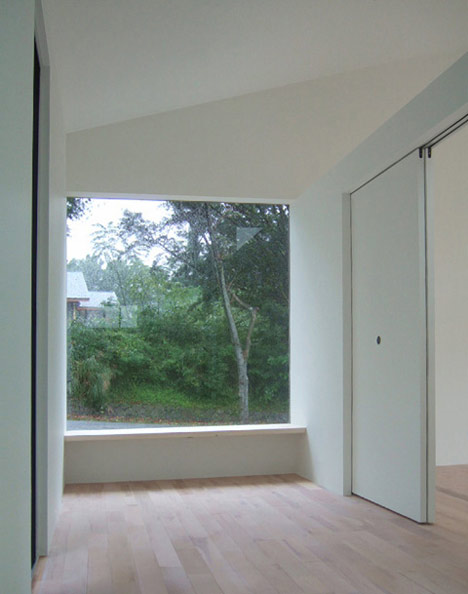 Izukougen House by Atelier Shinya Miura