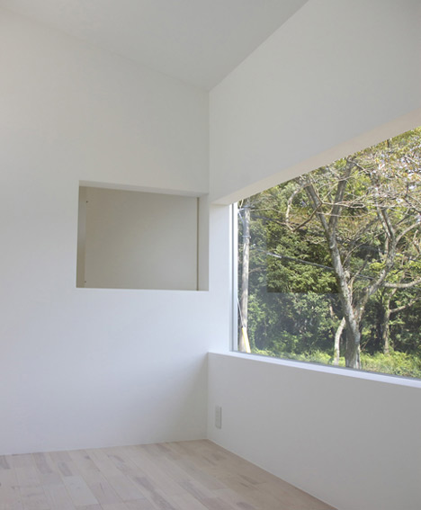 Izukougen House by Atelier Shinya Miura