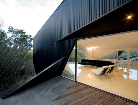 Klein Bottle House by McBride Charles Ryan Klein Bottle House by McBride Charles Ryan