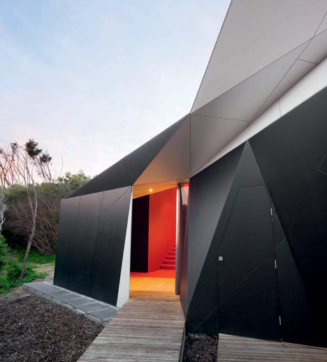 Klein Bottle House by McBride Charles Ryan Klein Bottle House by McBride Charles Ryan