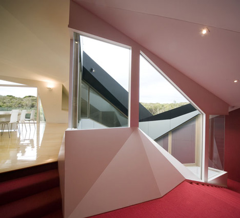 Klein Bottle House by McBride Charles Ryan Klein Bottle House by McBride Charles Ryan