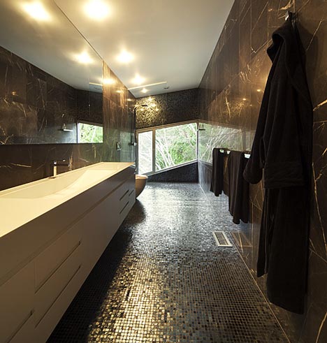 Klein Bottle House by McBride Charles Ryan Klein Bottle House by McBride Charles Ryan