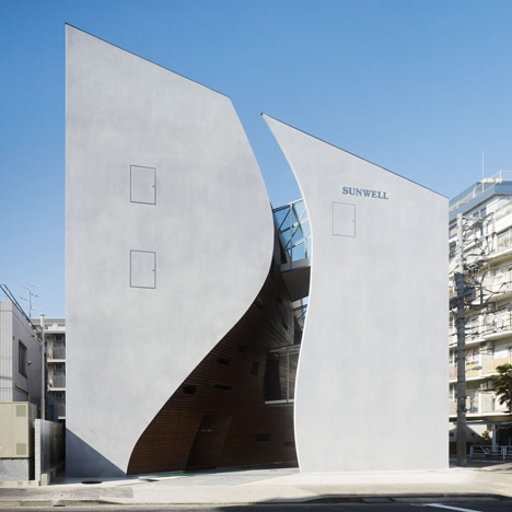 Sunwell Muse by Takato Tamagami and Be-Fun Sunwell Muse by Takato Tamagami and Be-Fun