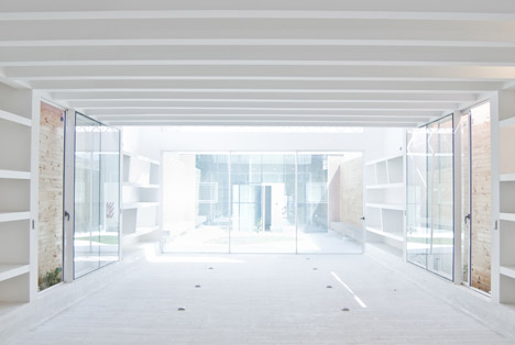 Taltal Public Library by Murua Valenzuela Architects