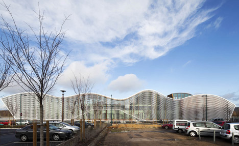The Mantes-la-Jolie Water Sports Centre by Agence Search