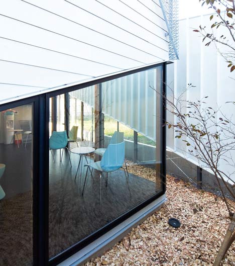 Veterinarian N House by Eureka and Atelier Chocolate Veterinarian N House by Eureka and Atelier Chocolate