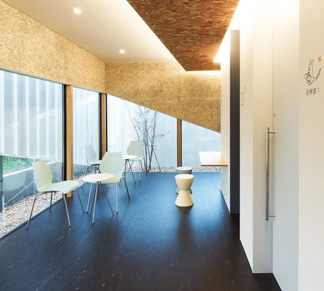 Veterinarian N House by Eureka and Atelier Chocolate Veterinarian N House by Eureka and Atelier Chocolate