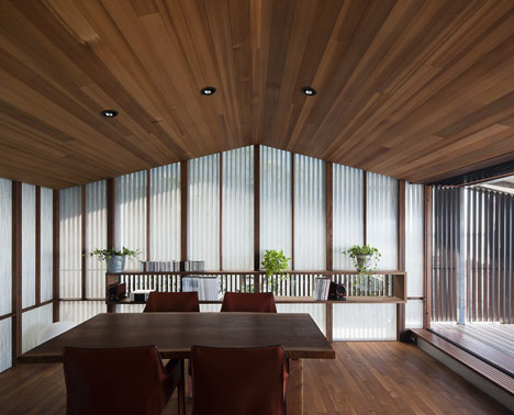 Wind-dyed House by Kazuhiko Kishimoto:acaa Wind-dyed House by Kazuhiko Kishimoto:acaa