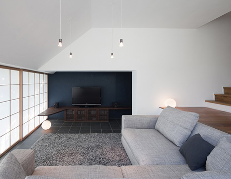 Wind-dyed House by Kazuhiko Kishimoto:acaa Wind-dyed House by Kazuhiko Kishimoto:acaa
