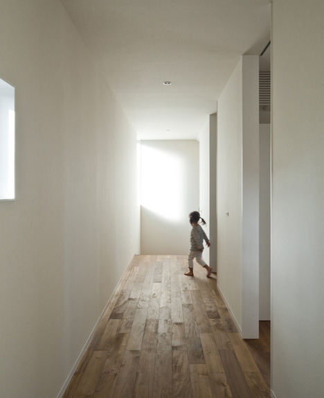 House in Saitozaki by Case-Real