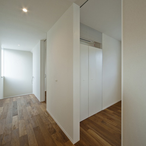 House in Saitozaki by Case-Real