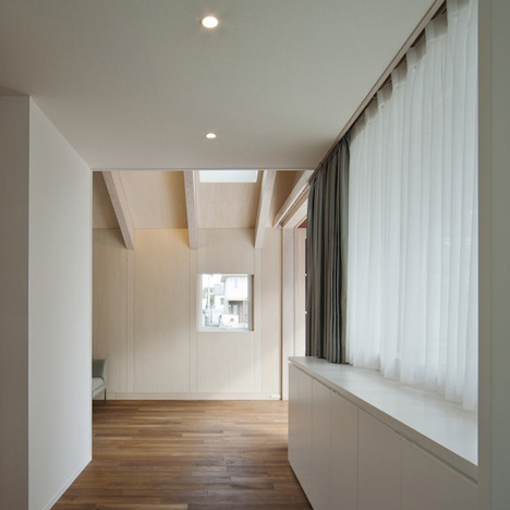 House in Saitozaki by Case-Real