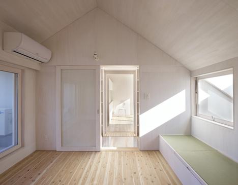 Cloudy House by Takao Shiotsuka
