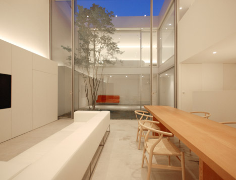 Cube Court House by Shinichi Ogawa & Associates