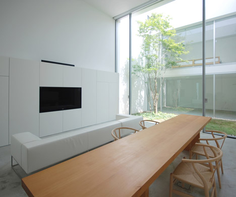 Cube Court House by Shinichi Ogawa & Associates