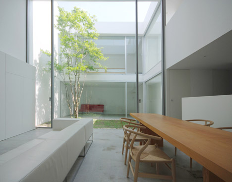 Cube Court House by Shinichi Ogawa & Associates