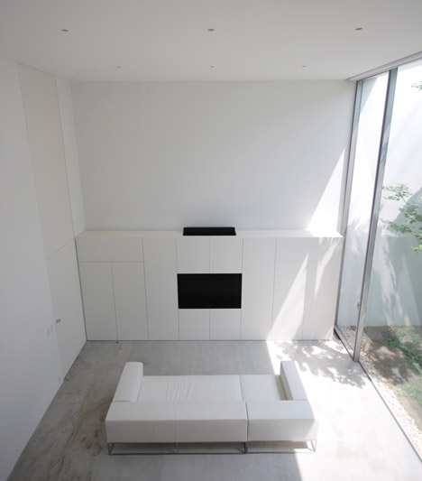 Cube Court House by Shinichi Ogawa & Associates