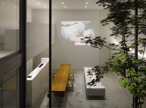 Cube Court House by Shinichi Ogawa <br/>& Associates