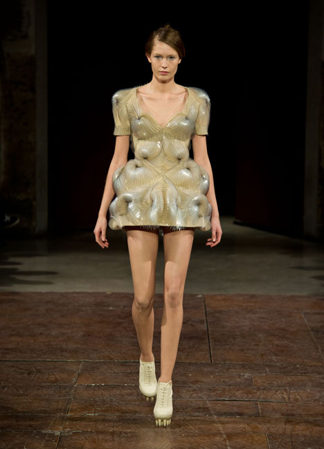 Fang by Iris van Herpen and United Nude Fang by Iris van Herpen and United Nude