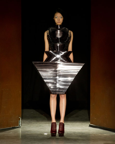 Fang by Iris van Herpen and United Nude Fang by Iris van Herpen and United Nude