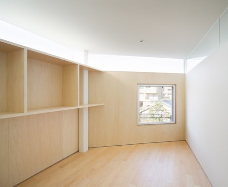 House in Nakameguro by Yoritaka Hayashi Architects