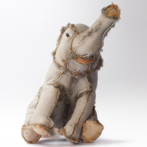 Outsiders plush toys by Atelier Volvox Outsiders plush toys by Atelier Volvox