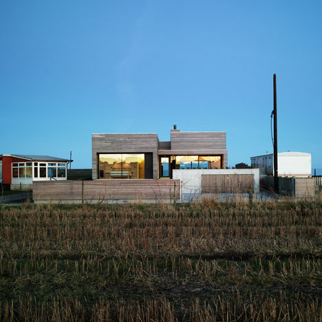 Seaside House by A2 Architects