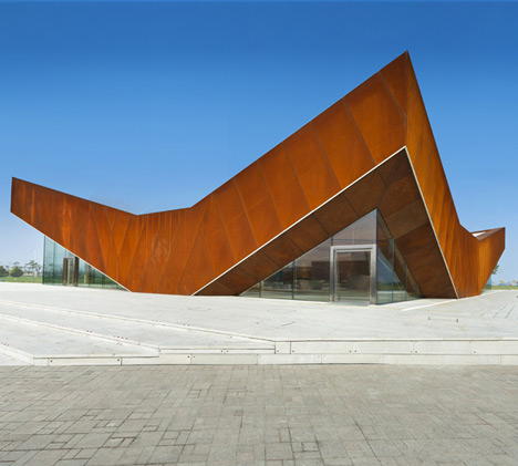 Vanke Triple V Gallery by Ministry of Design