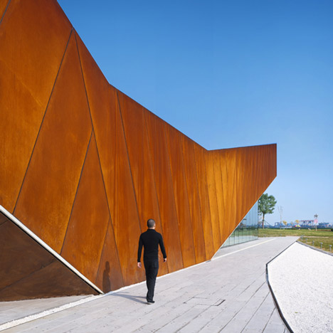 Vanke Triple V Gallery by Ministry of Design