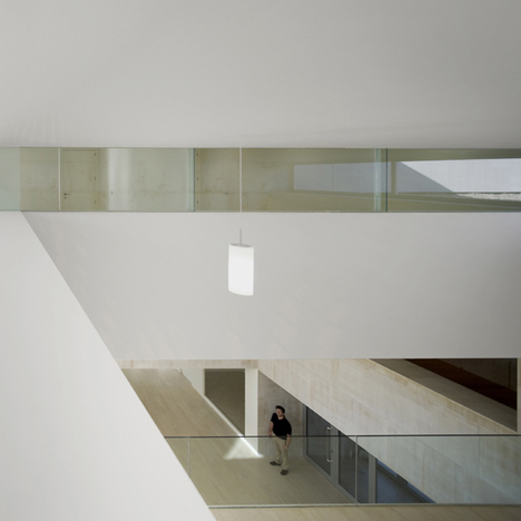 Bajo Martin County Seat by Magen Arquitectos