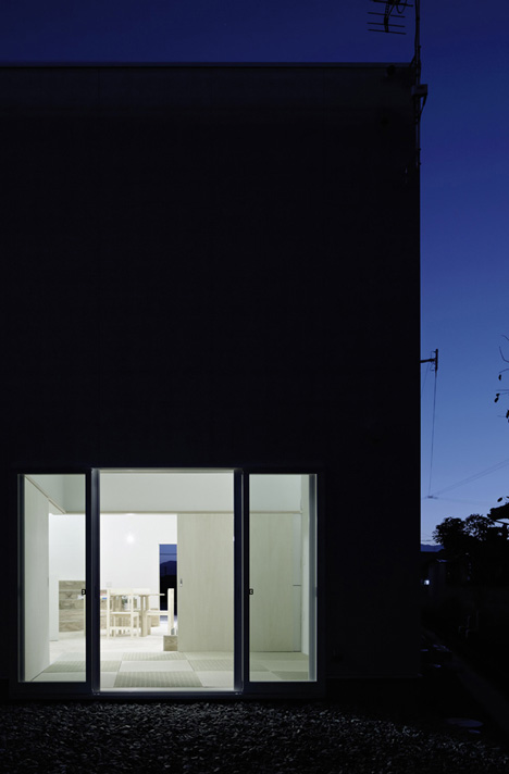 House in Iizuka by rhythmdesign House in Iizuka by rhythmdesign