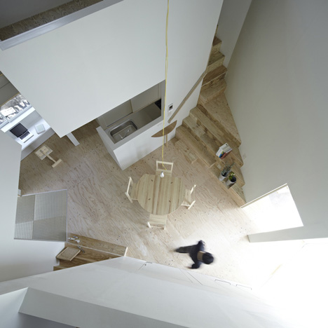 House in Iizuka by rhythmdesign House in Iizuka by rhythmdesign