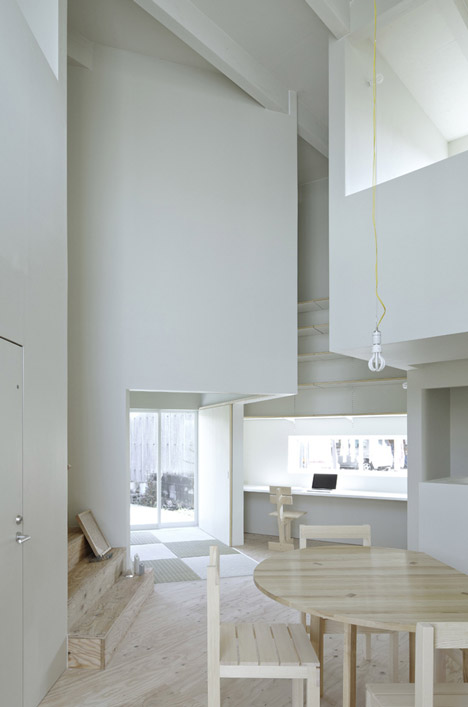 House in Iizuka by rhythmdesign House in Iizuka by rhythmdesign