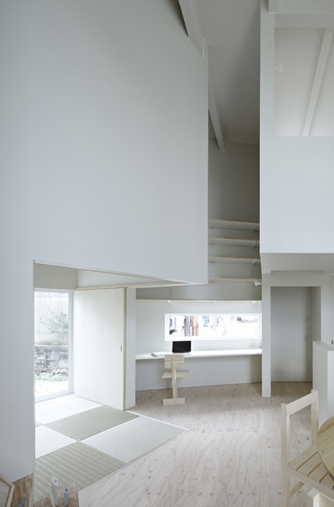 House in Iizuka by rhythmdesign House in Iizuka by rhythmdesign