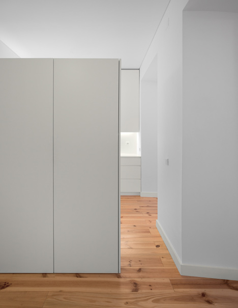 Arroios Apartment by Tiago Filipe Santos Arroios Apartment by Tiago Filipe Santos