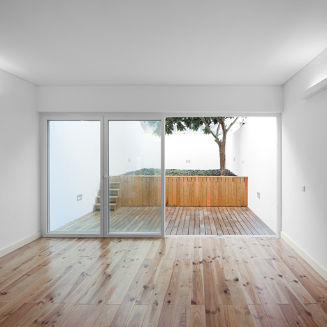 Arroios Apartment by Tiago Filipe Santos Arroios Apartment by Tiago Filipe Santos